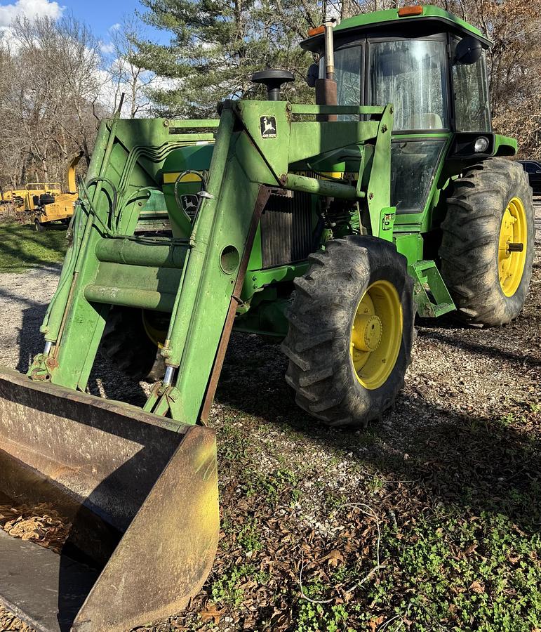 Used 1982 JOHN DEERE 2940