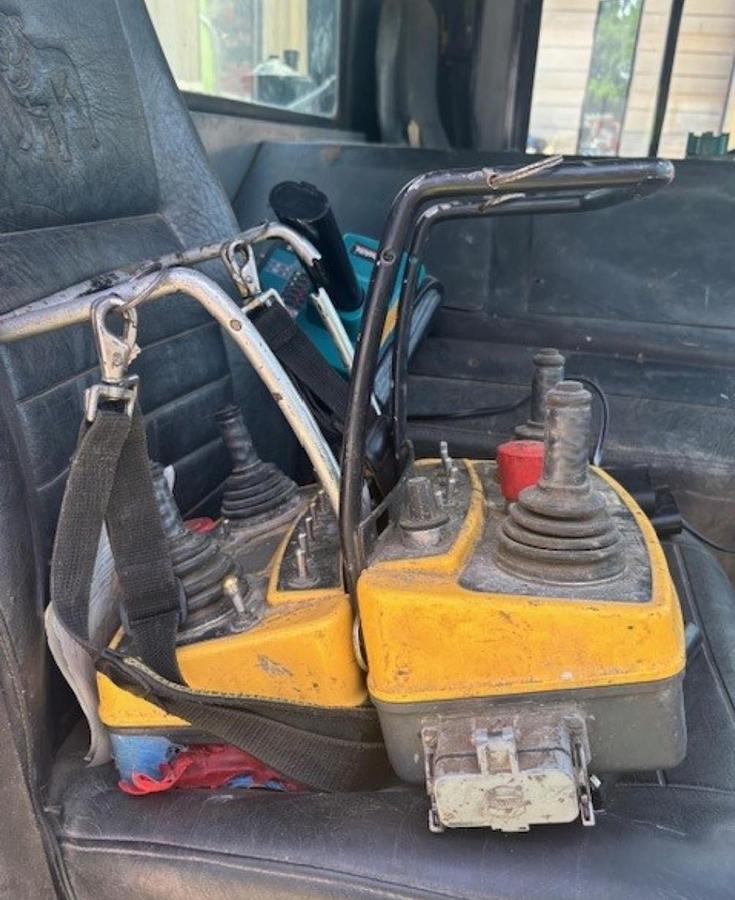 Used 2006 MACK MR688S