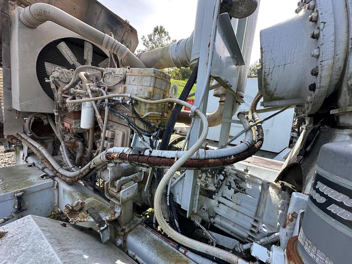 Used 1997 ADVANCE Front Discharge Mixer