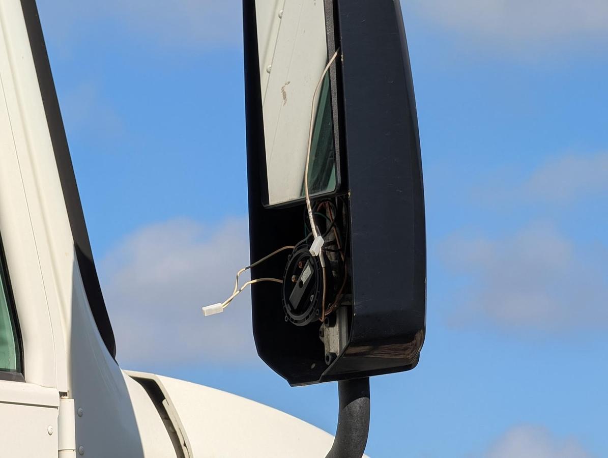 Used 2015 CATERPILLAR CT660 S