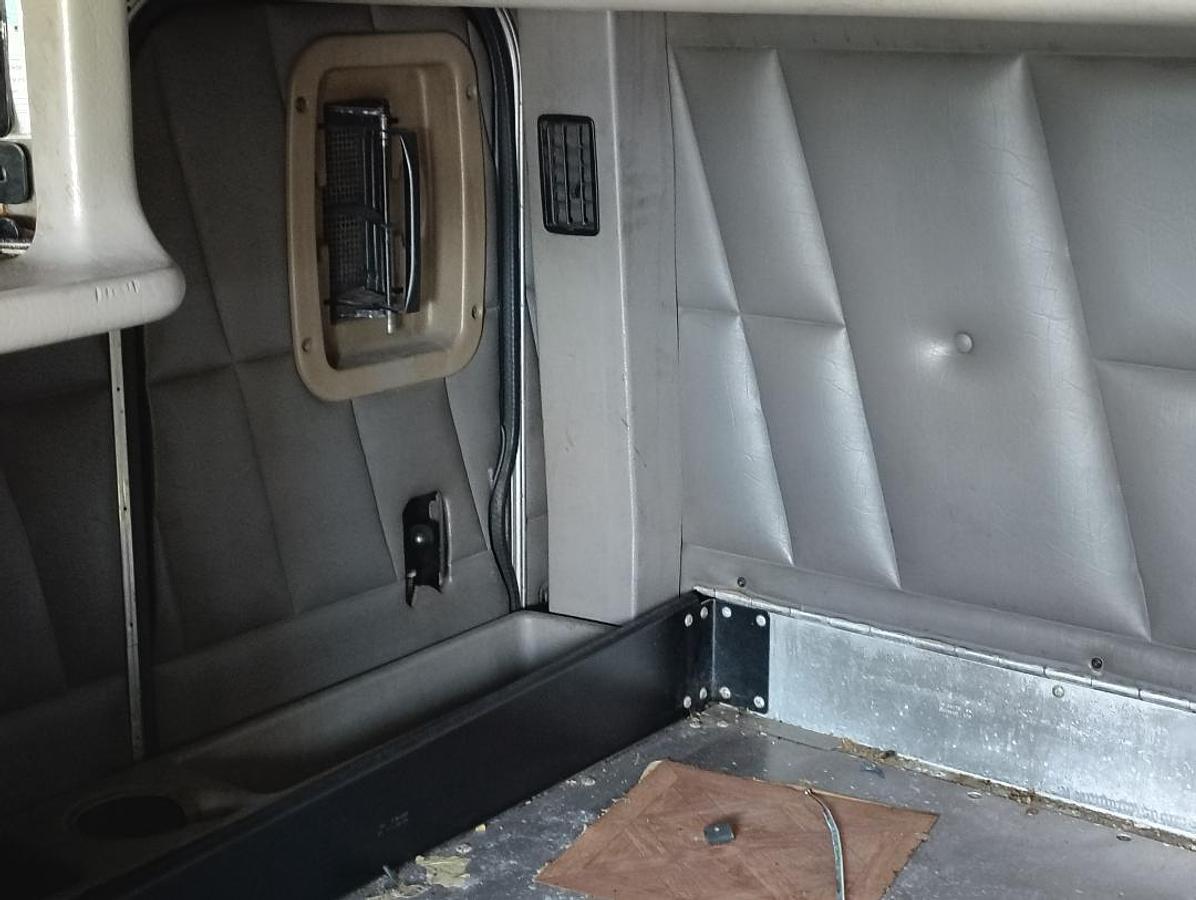 Used 2002 PETERBILT 379