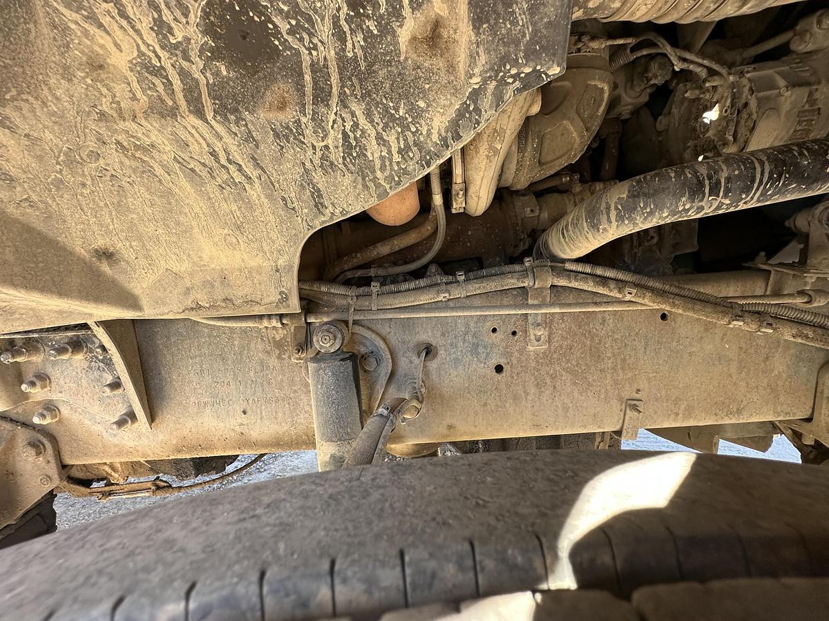 Used 2000 STERLING AT9513