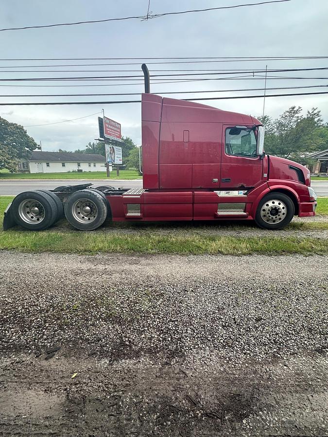 Used 2011 VOLVO VNL 64T630