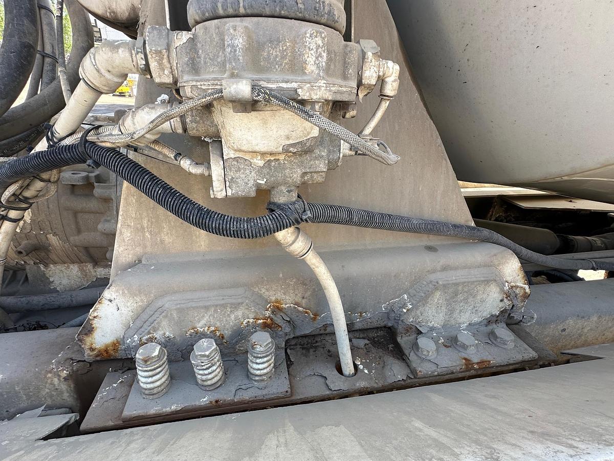 Used 2007 PHOENIX Front Discharge Mixer