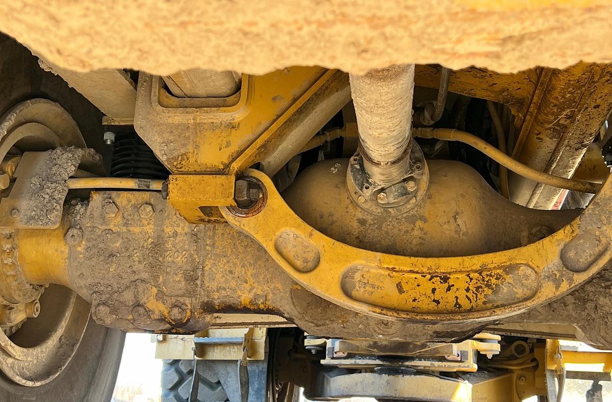 Used 2015 CATERPILLAR 740B