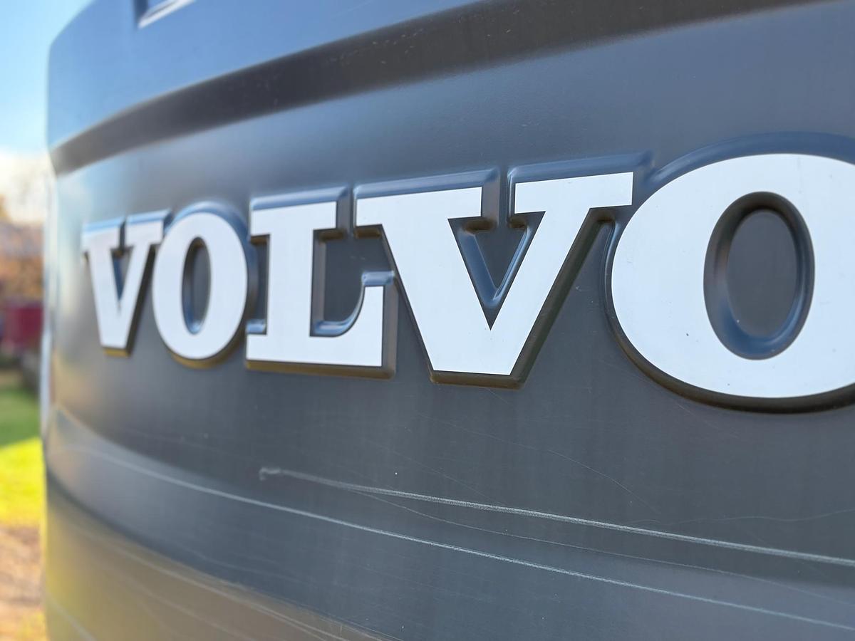 Used 2019 VOLVO EC220EL