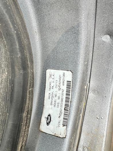 Used 2005 MACK Granite CV713