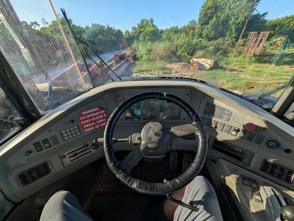 Used 2005 VOLVO A25D