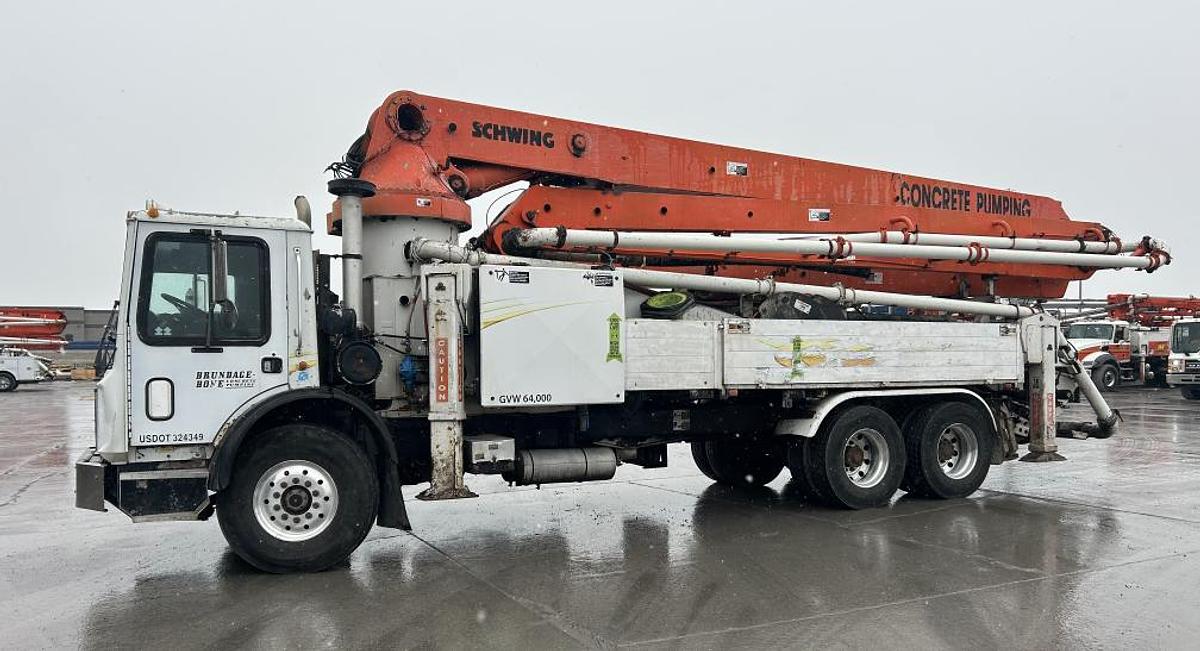 Used 2006 MACK MR688S