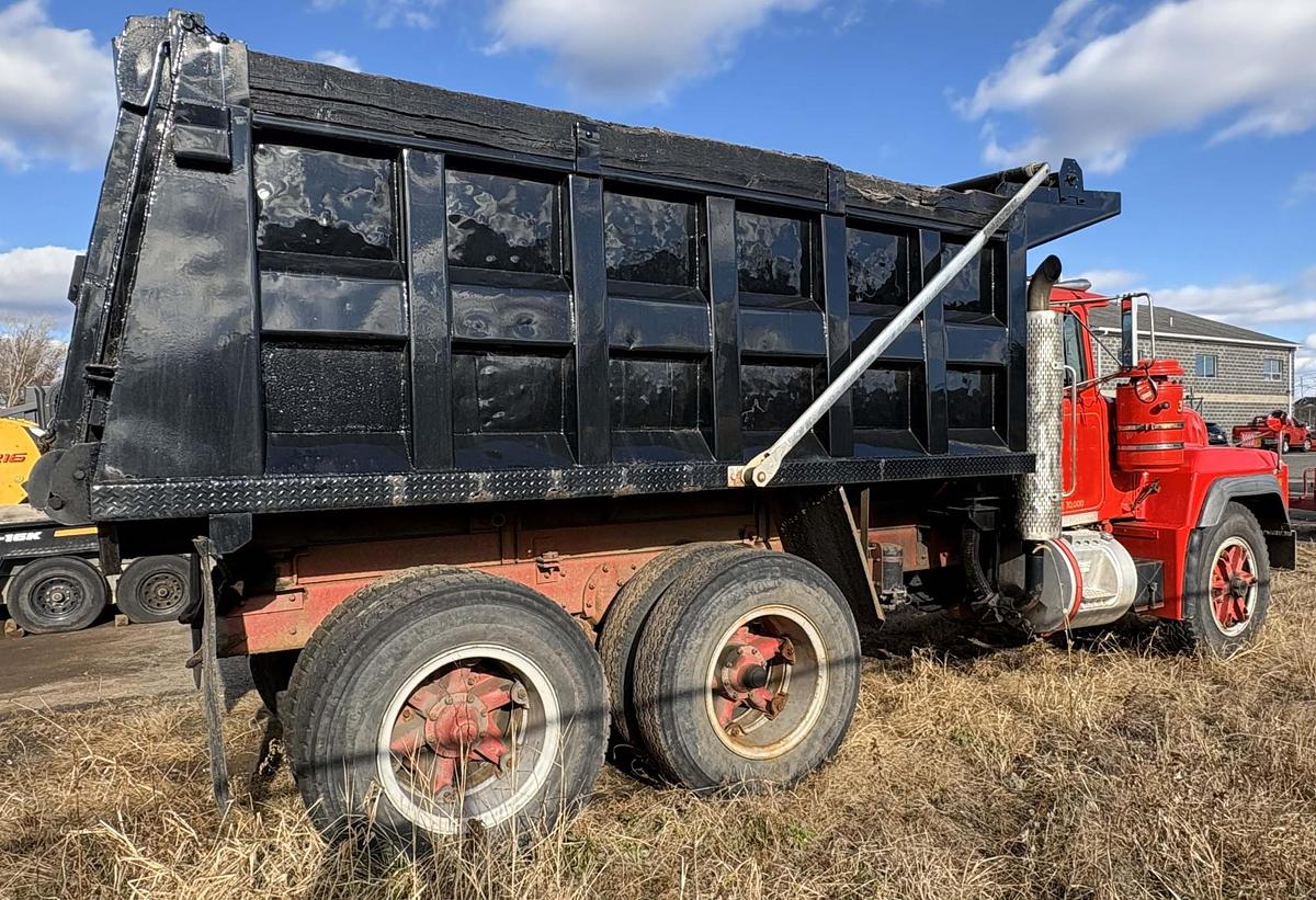 Used 1993 MACK RD6888SX
