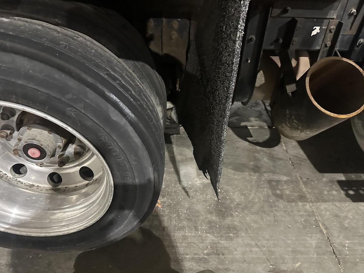 Used 2006 KENWORTH T300