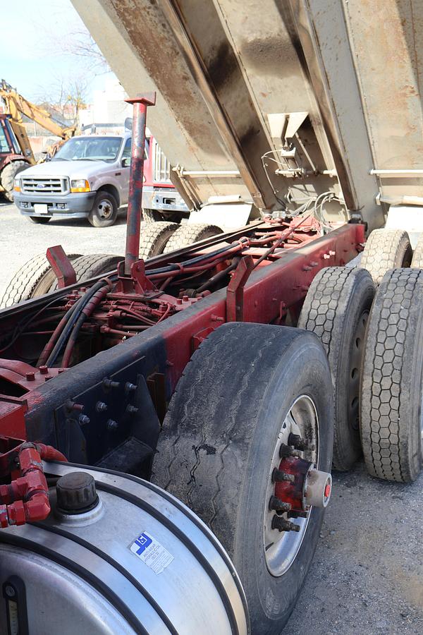 Used 2007 MACK Granite CV713