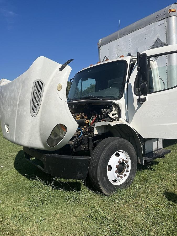 Used 2006 FREIGHTLINER M2 106