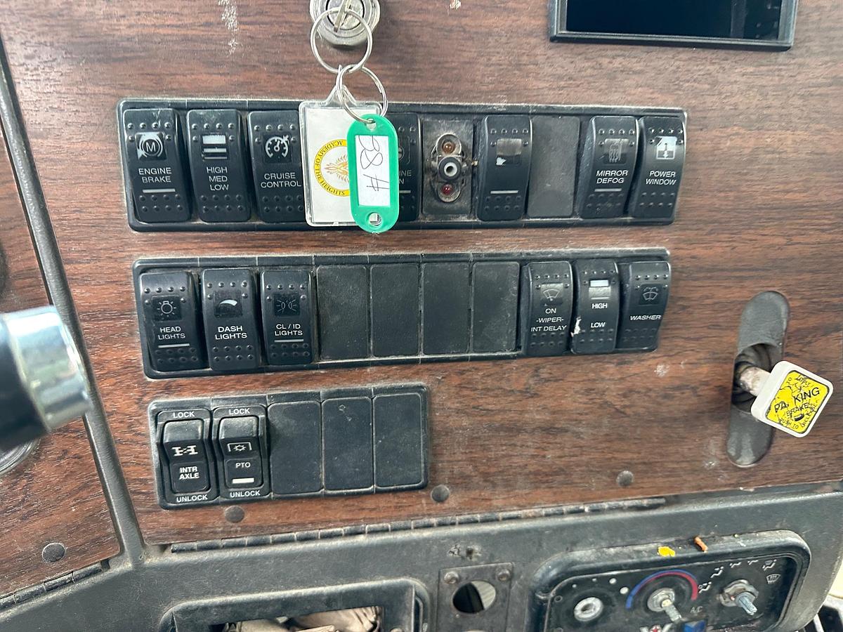Used 2005 WESTERN STAR Rear Mixer