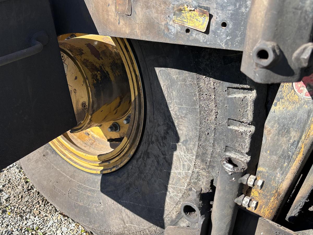 Used 2019 CATERPILLAR AP1000F
