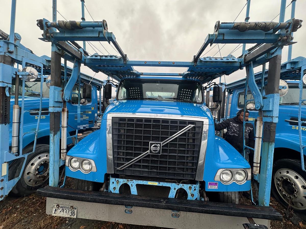 Used 2015 VOLVO VAH Car Hauler