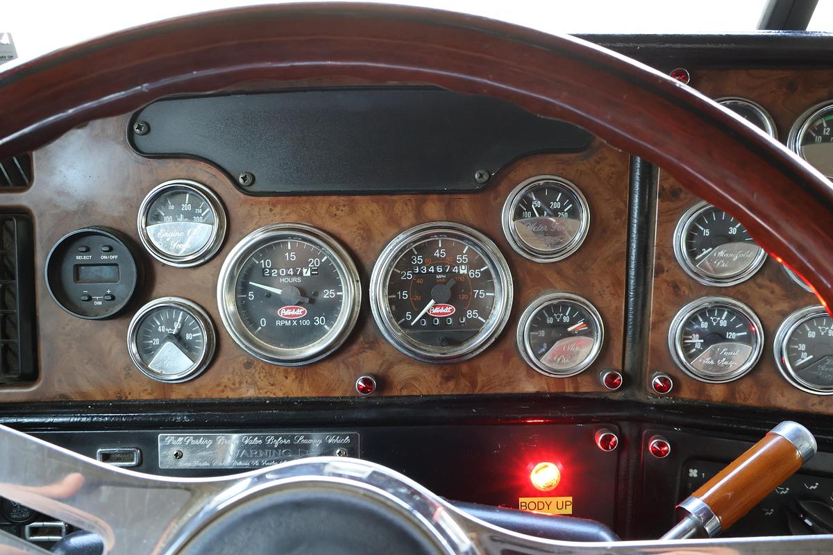 Used 2001 PETERBILT 379