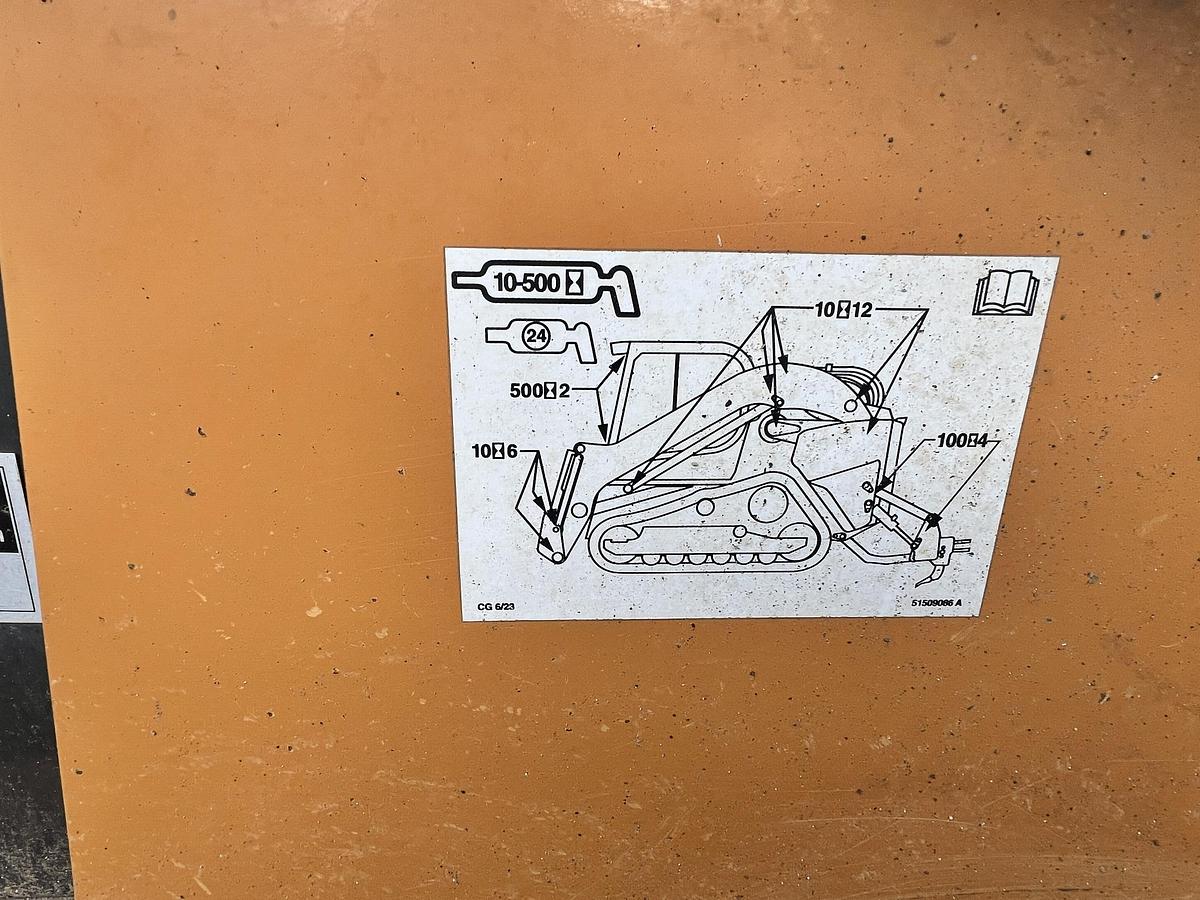 Used 2023 CASE dl550