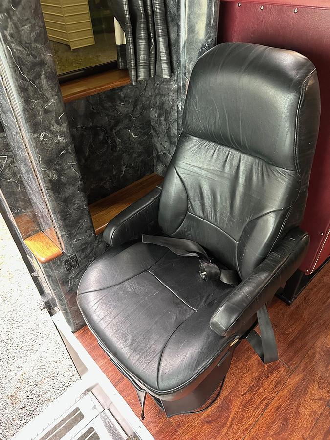 Used 1998 PREVOST XL 45' Executive Coach