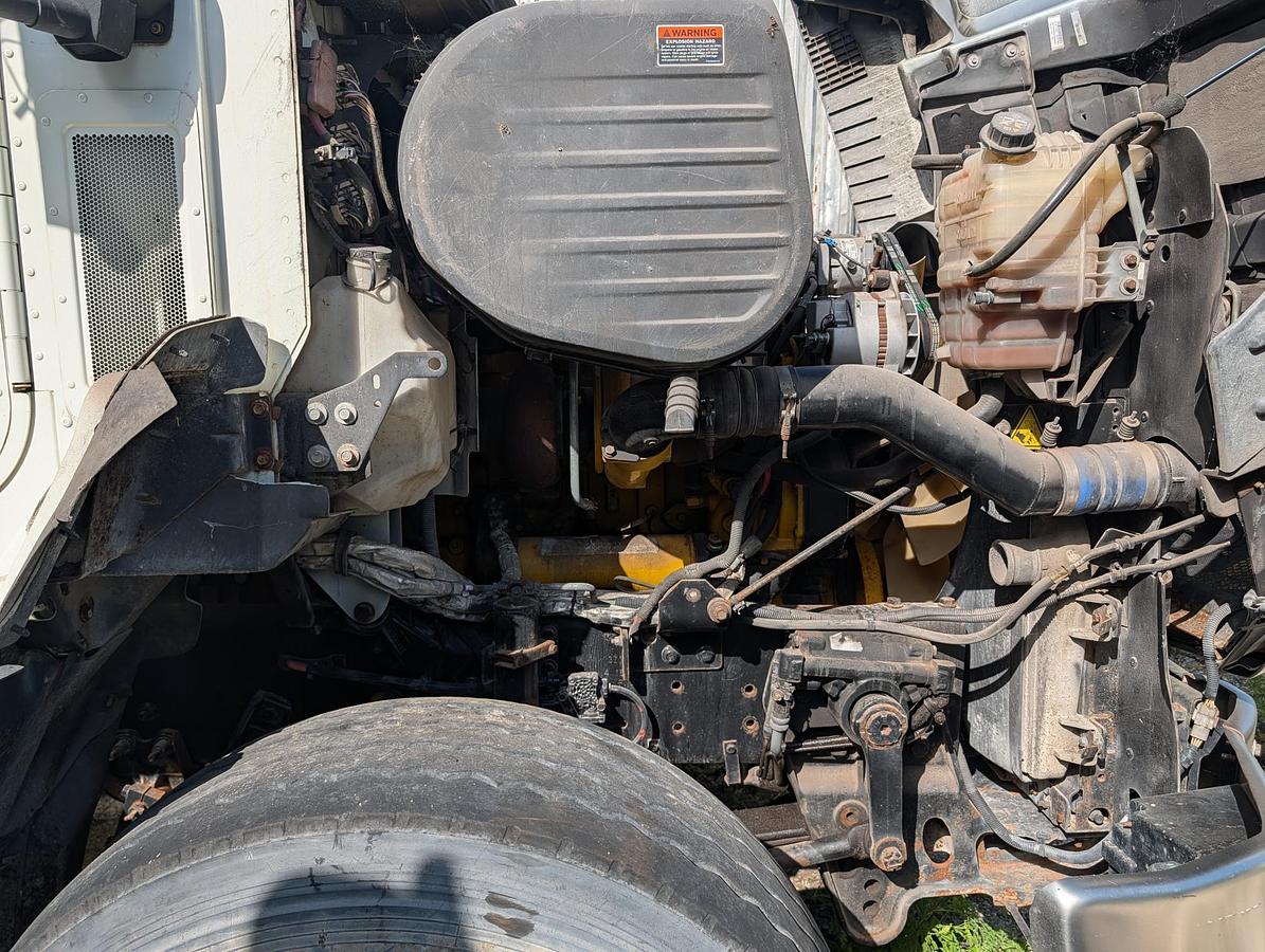 Used 2015 CATERPILLAR CT660 S