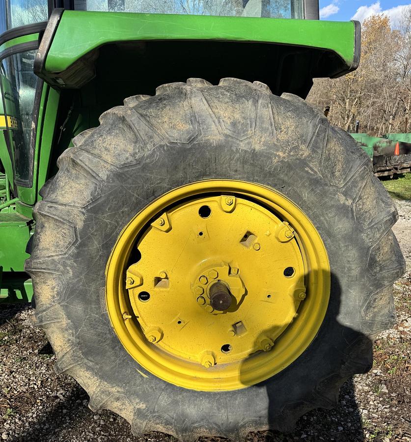 Used 1982 JOHN DEERE 2940