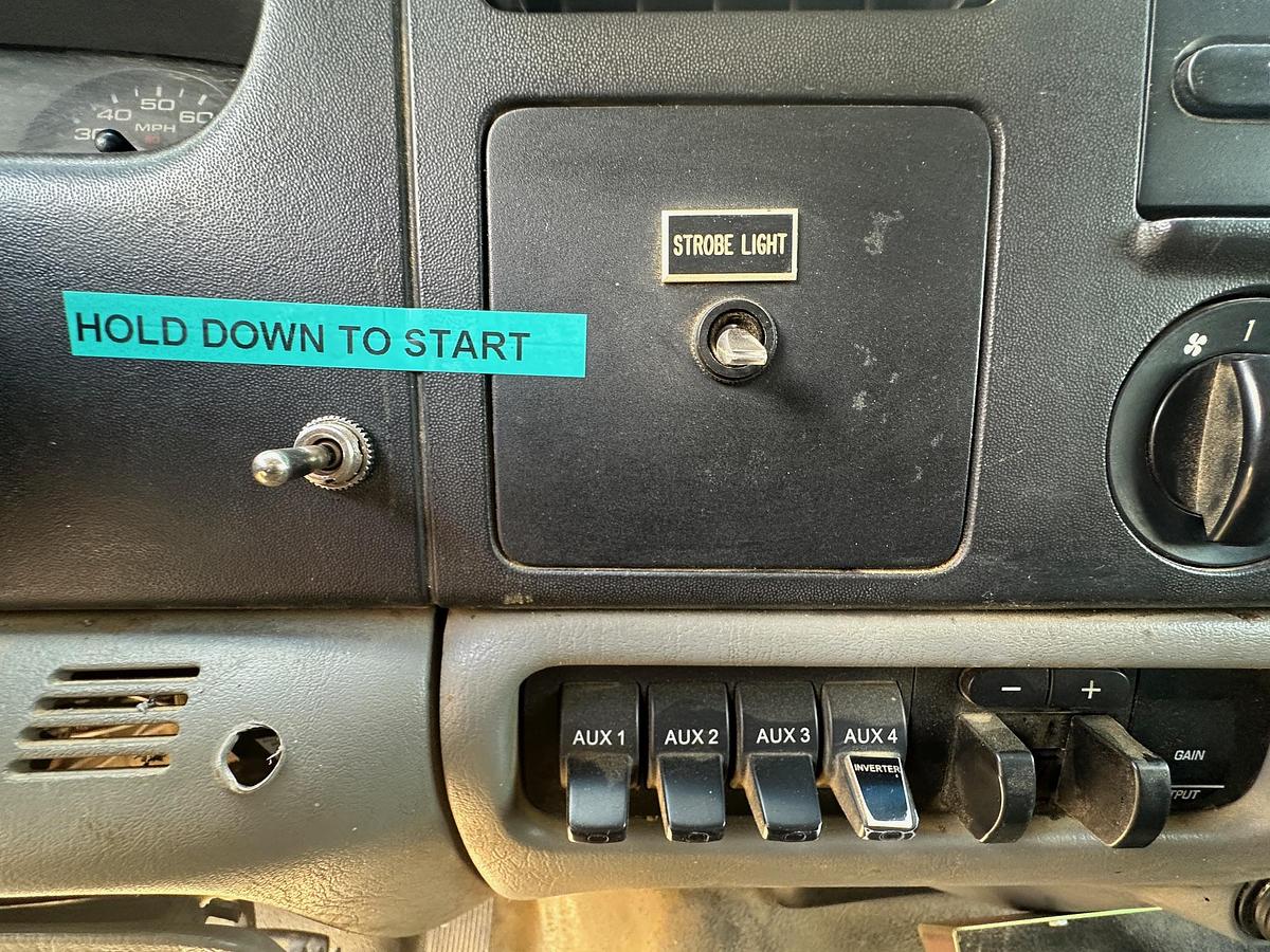 Used 2006 FORD F450 Service Truck