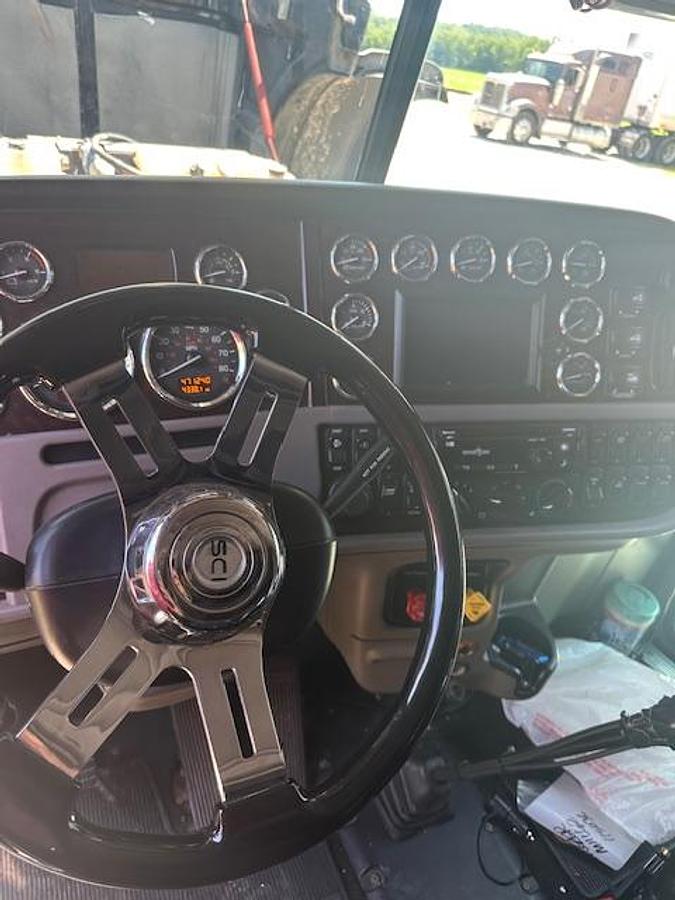 Used 2020 PETERBILT 389