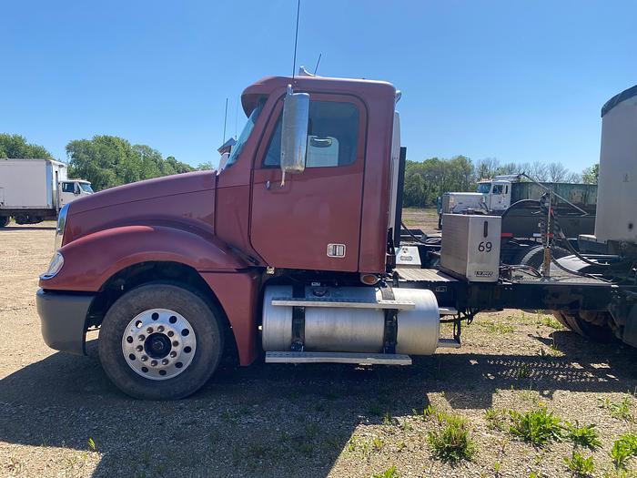 Used 2008 FREIGHTLINER Columbia