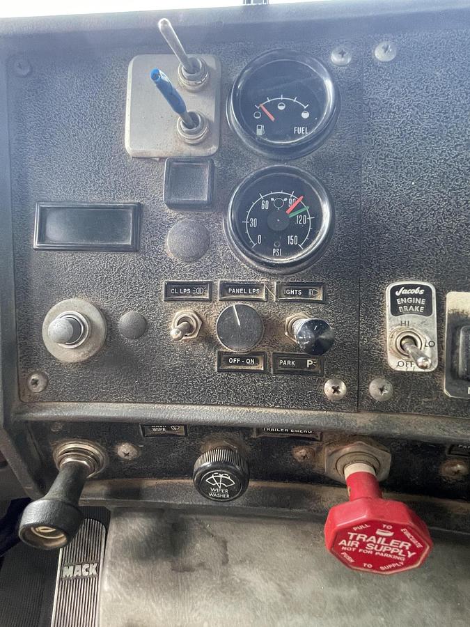 Used 1995 MACK RD688S