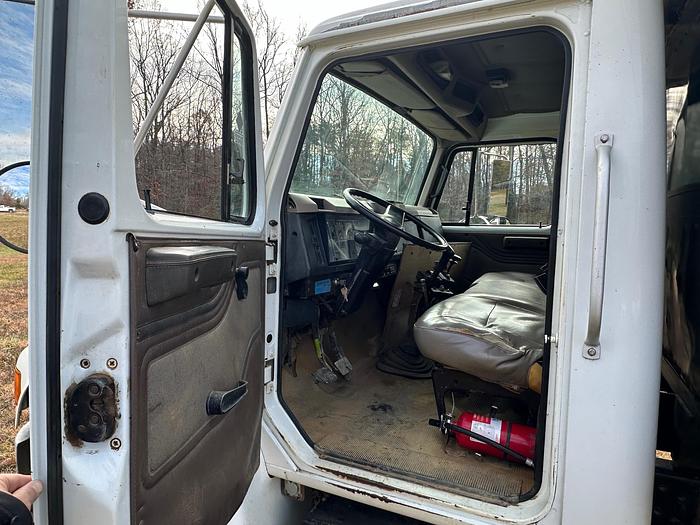 Used 2001 INTERNATIONAL 4700