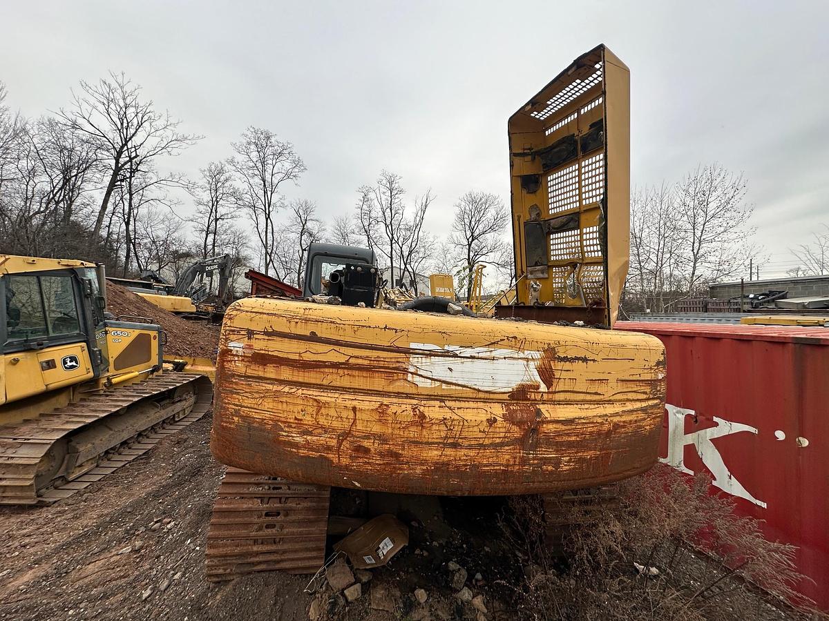 Used 2005 DEERE 330C LC