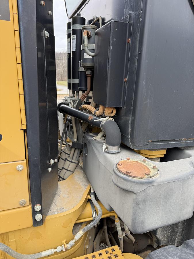 Used 2008 CATERPILLAR 140M VHP