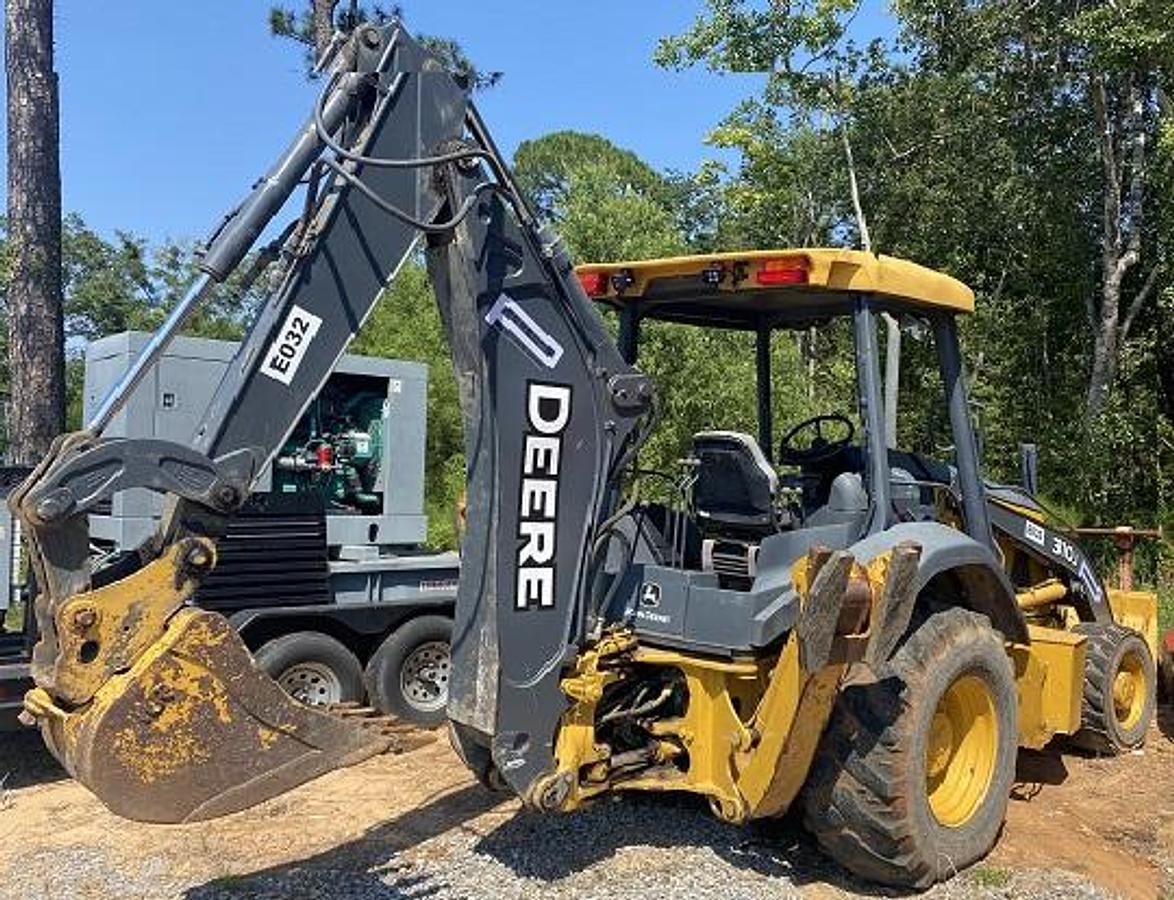 Used 2011 JOHN DEERE 310J