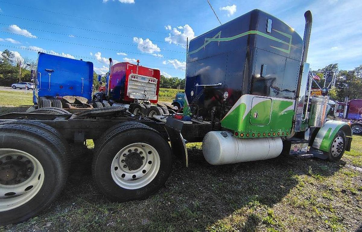 Used 1996 PETERBILT 379