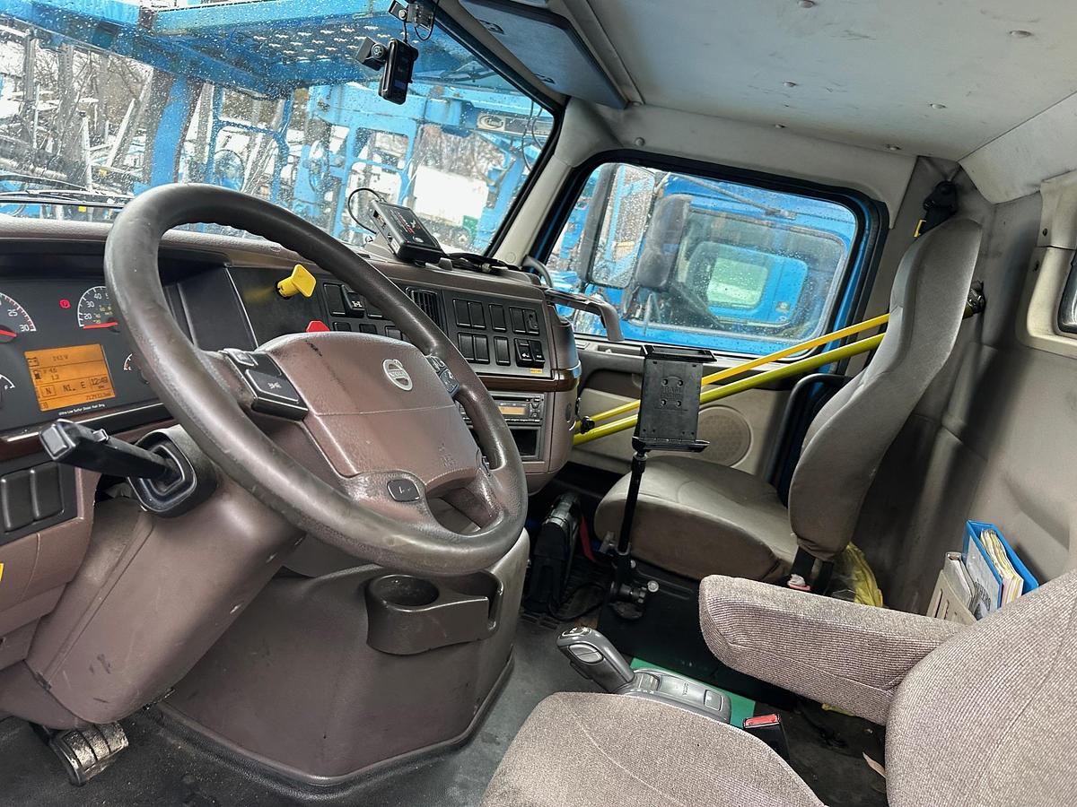 Used 2015 VOLVO VAH Car Hauler