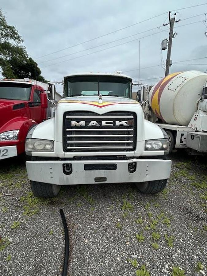 Used 2017 MACK GU713