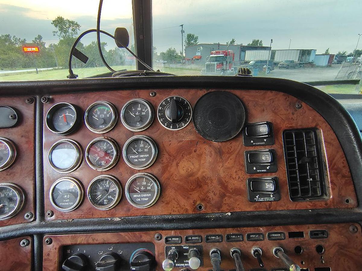 Used 2005 PETERBILT 379