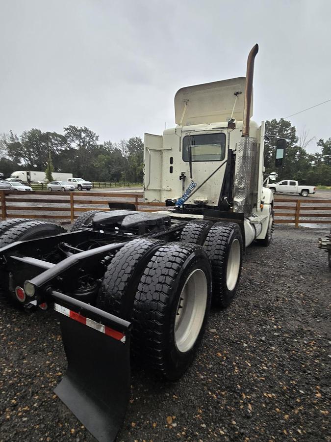 Used 2009 FREIGHTLINER Columbia