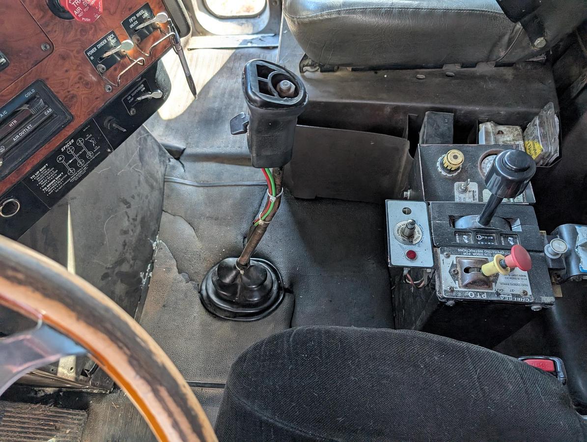 Used 1996 INTERNATIONAL 9400 Tri Axle