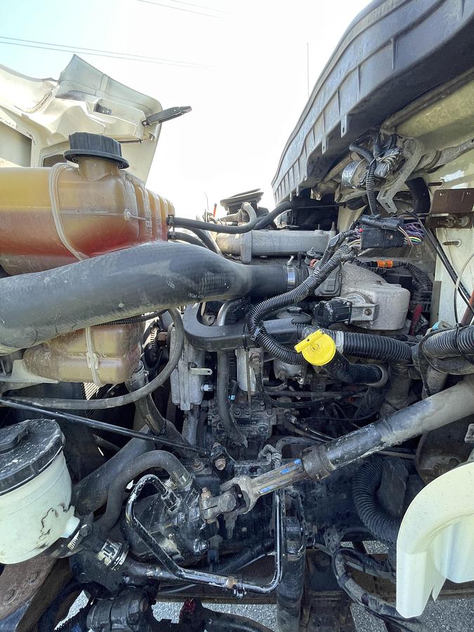 Used 2013 INTERNATIONAL 4300 Utility Bucket