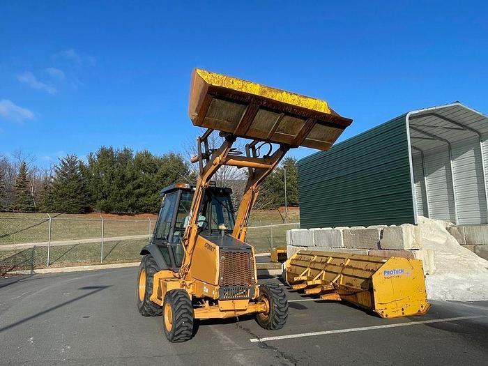 Used 2003 CASE 570M XT