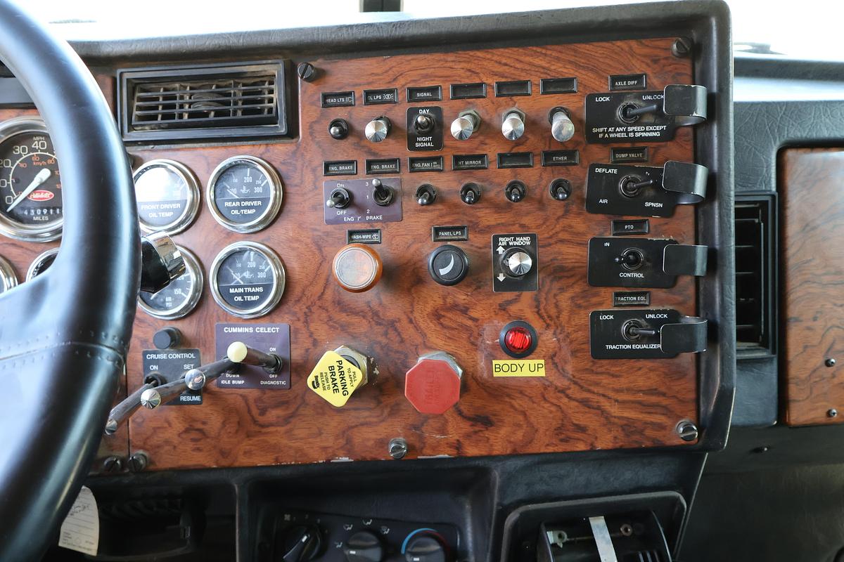 Used 1999 PETERBILT 379