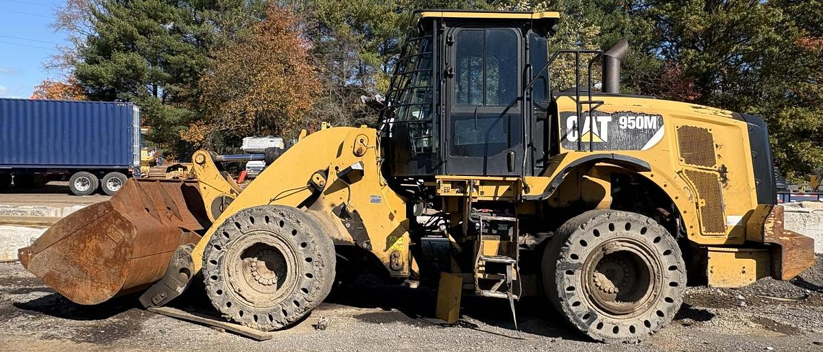 Used 2014 CATERPILLAR 950M