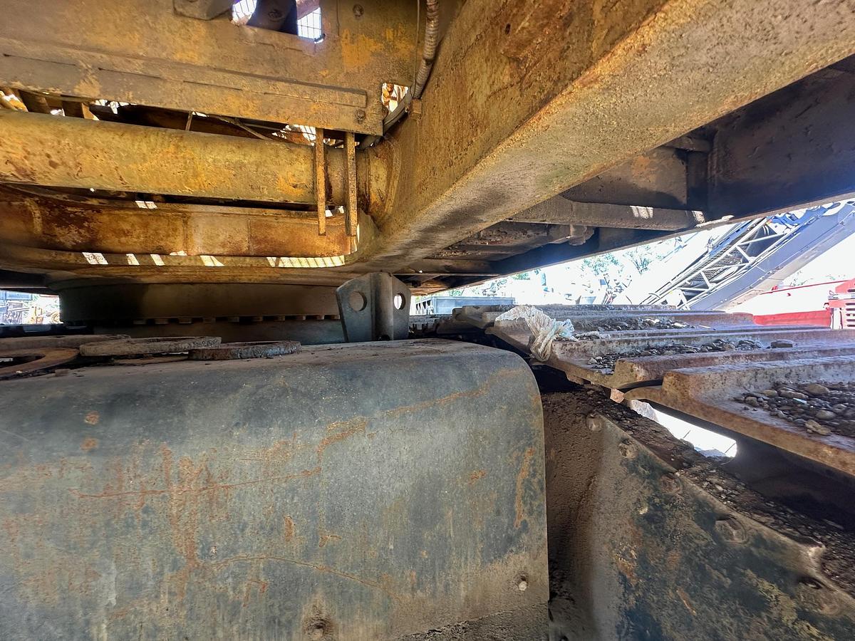 Used 1983 CATERPILLAR 245