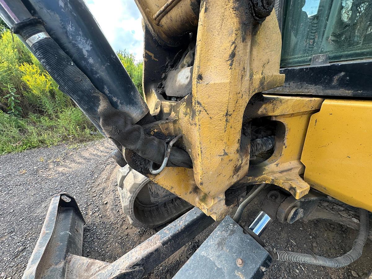 Used 2017 CATERPILLAR 305.5E2 CR