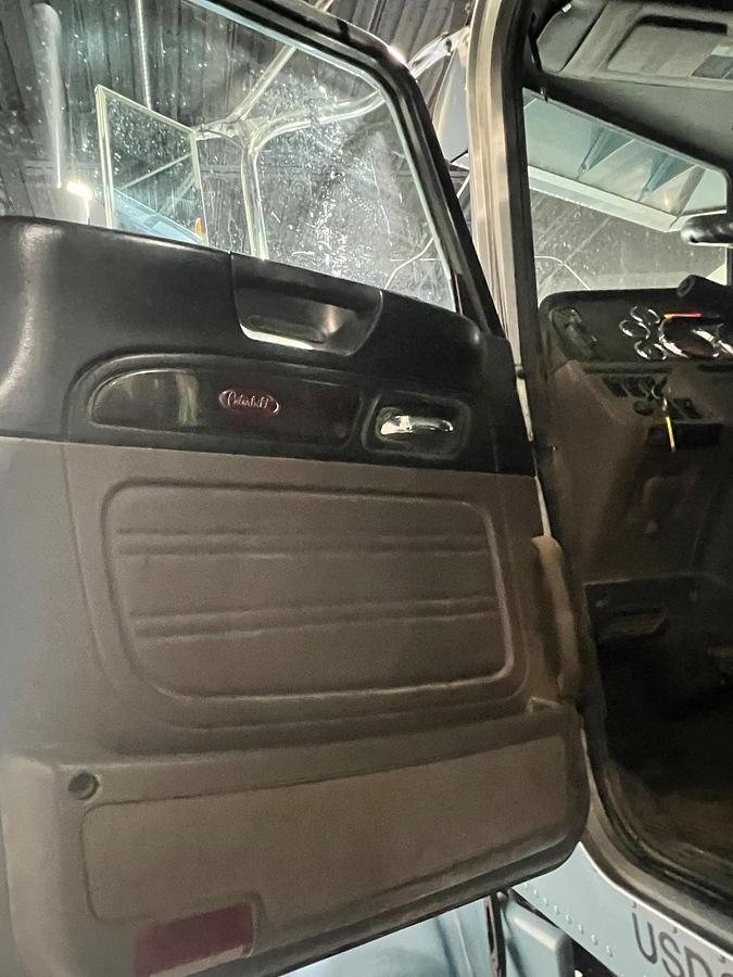 Used 2012 PETERBILT 388 Dump truck