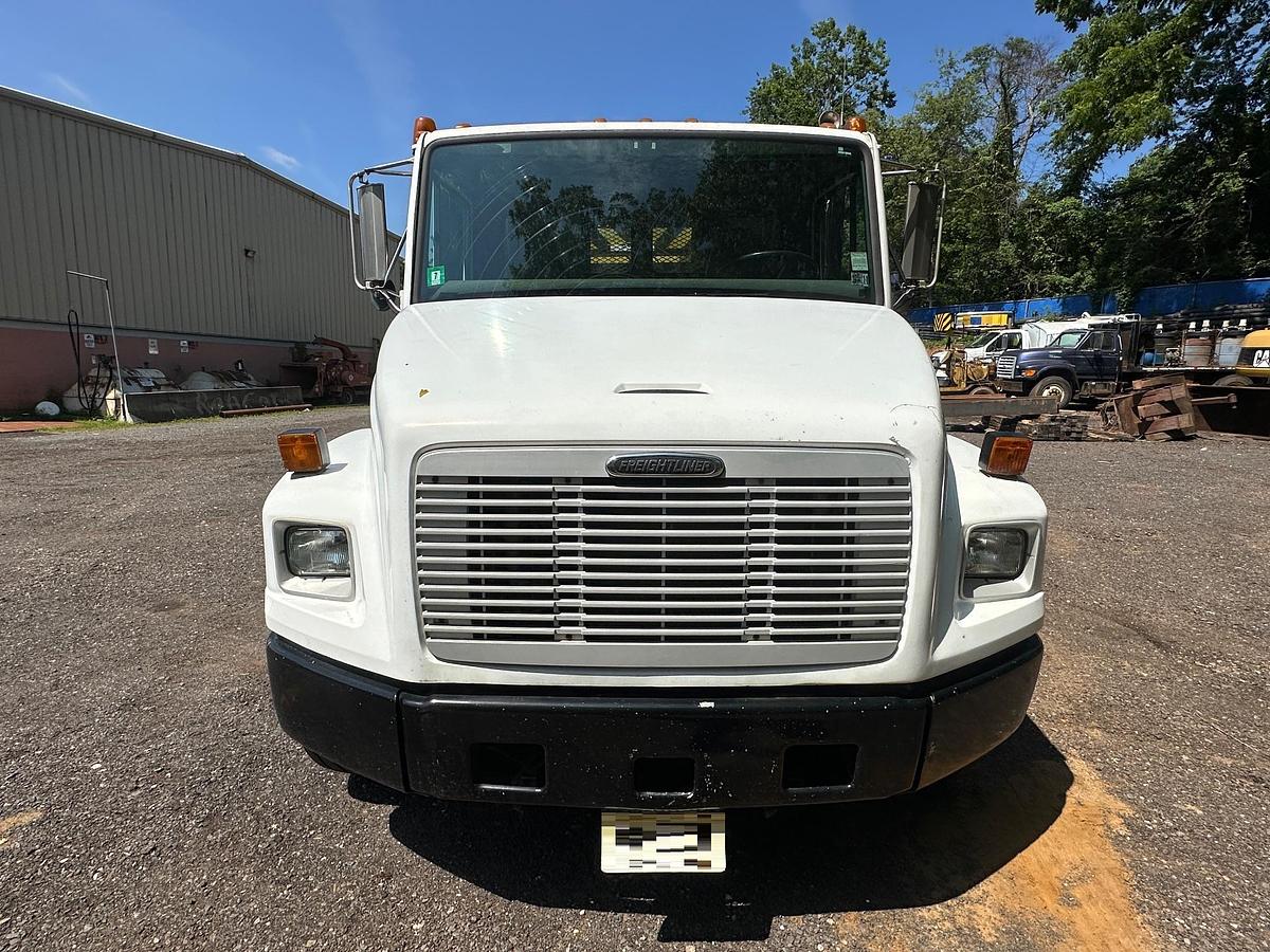Used 2003 FREIGHTLINER FL70