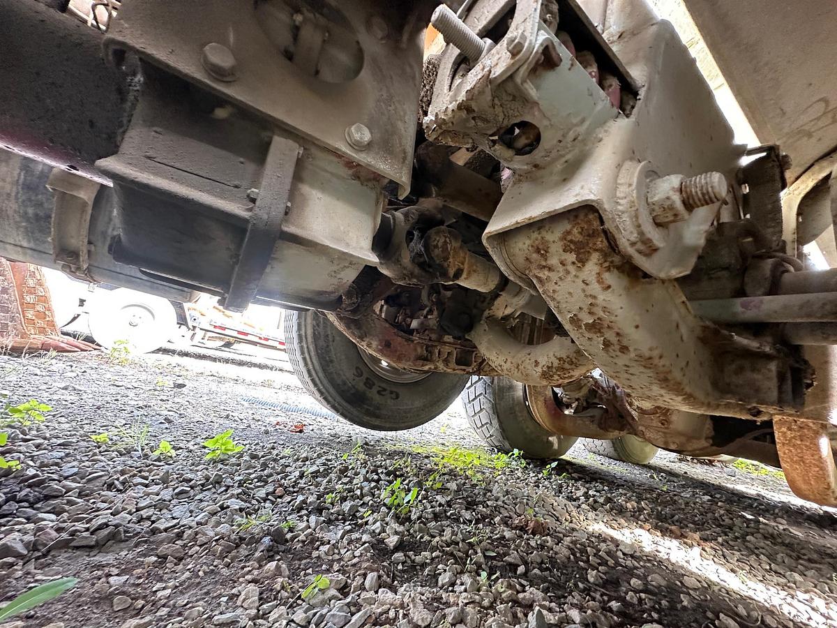 Used 1997 ADVANCE Front Discharge Mixer