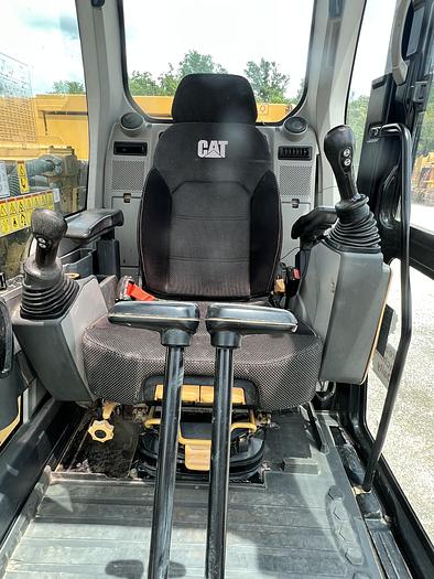 Used 2018 CATERPILLAR 323