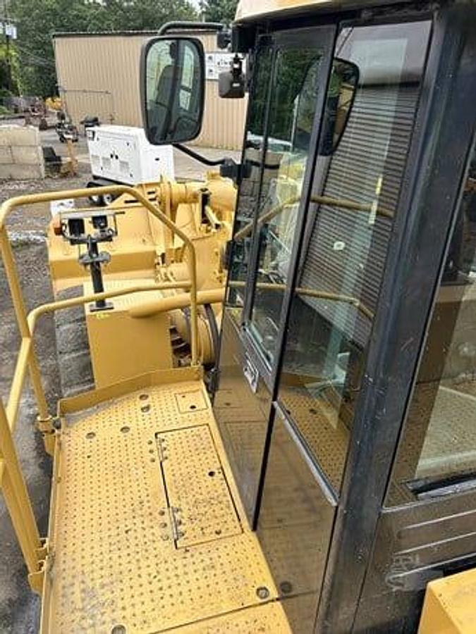 Used 2010 CATERPILLAR 988H